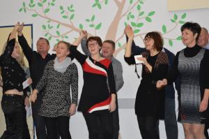 Pevci in Miklavž obiskali stanovalce 7